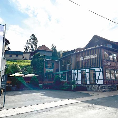 Gasthof & Pension "Schwarzer Adler" Masserberg Exterior foto