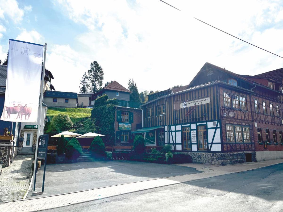 Gasthof & Pension "Schwarzer Adler" Masserberg Exterior foto