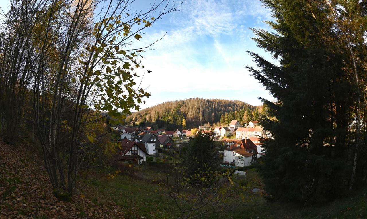 Gasthof & Pension "Schwarzer Adler" Masserberg Exterior foto